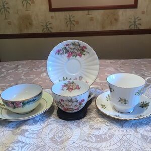 CUPS AND SAUCERS VINTAGE